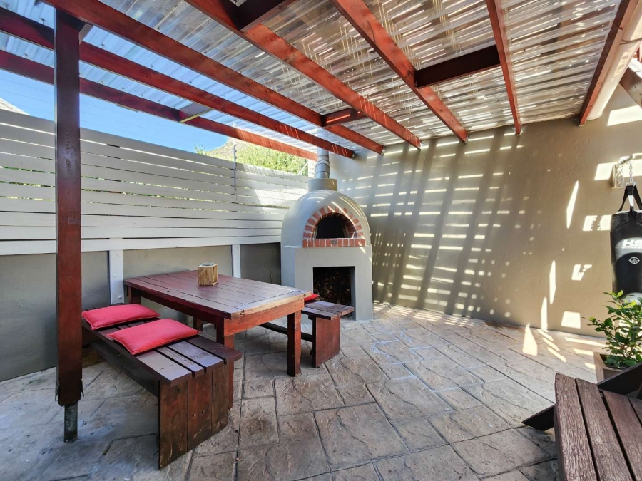 6 Bedroom Property for Sale in Muizenberg Western Cape